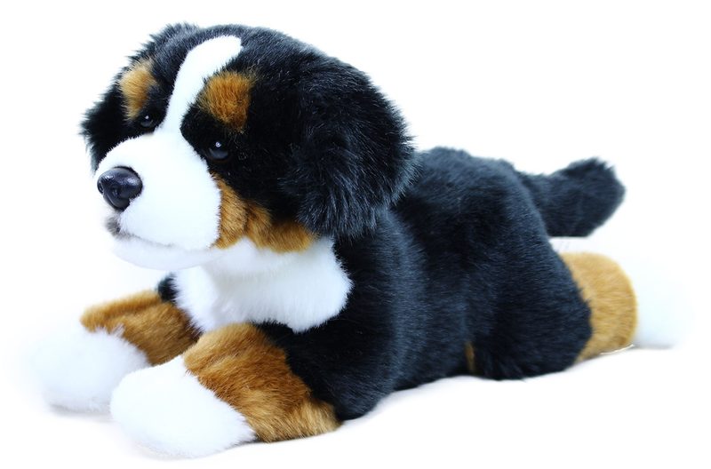 Plyšový pes salašník ležící, 30 cm