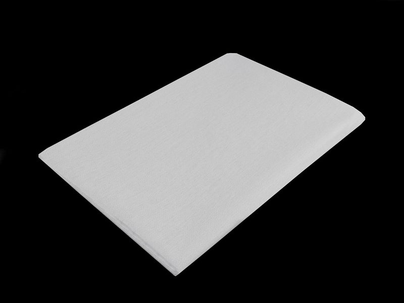 Netkaná textilie nažehlovací 20+15 g/m² šíře 100 cm METRÁŽ