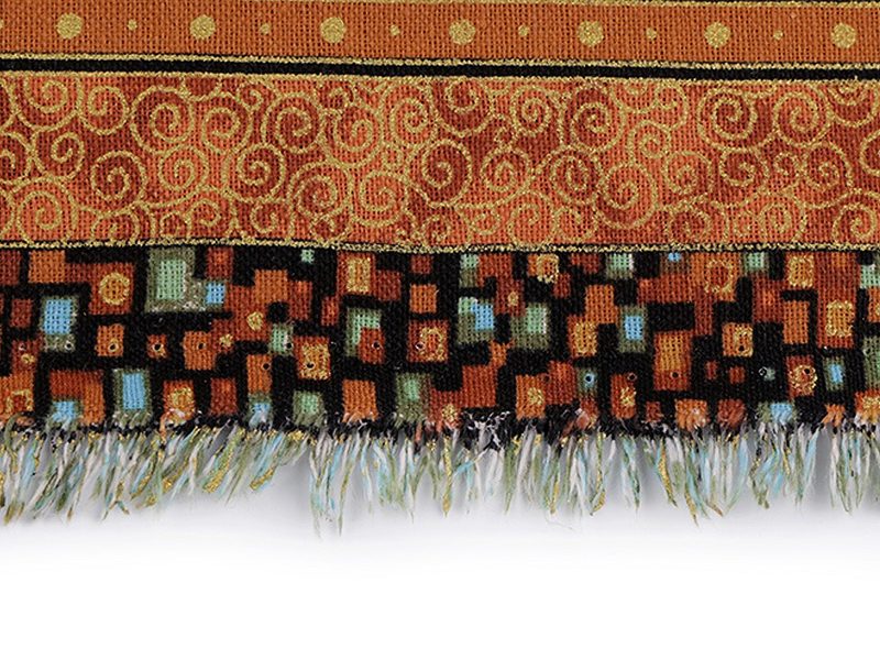 Bavlněná látka se zlatým potiskem