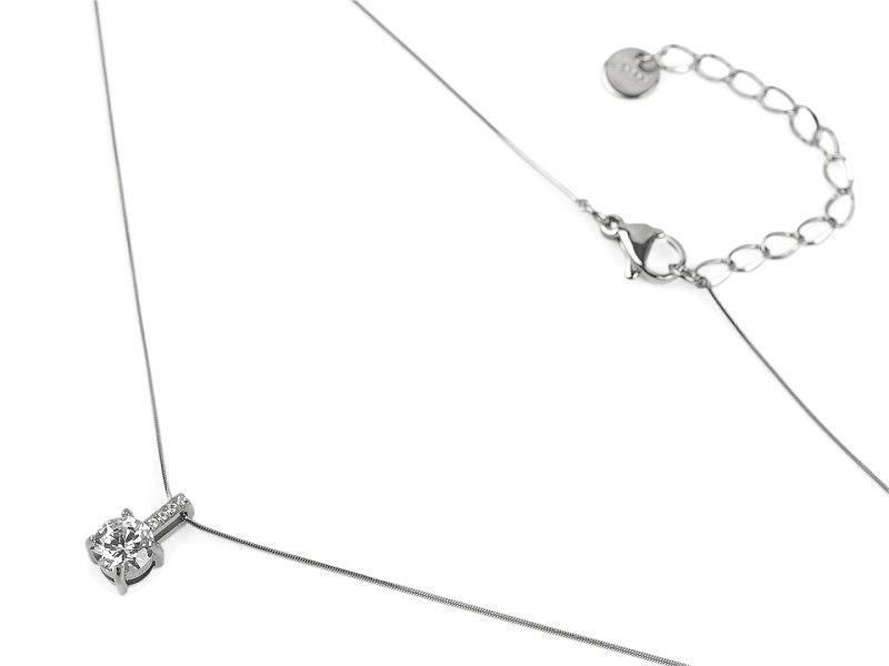 Náhrdelník z nerezové oceli s broušeným kamínkem