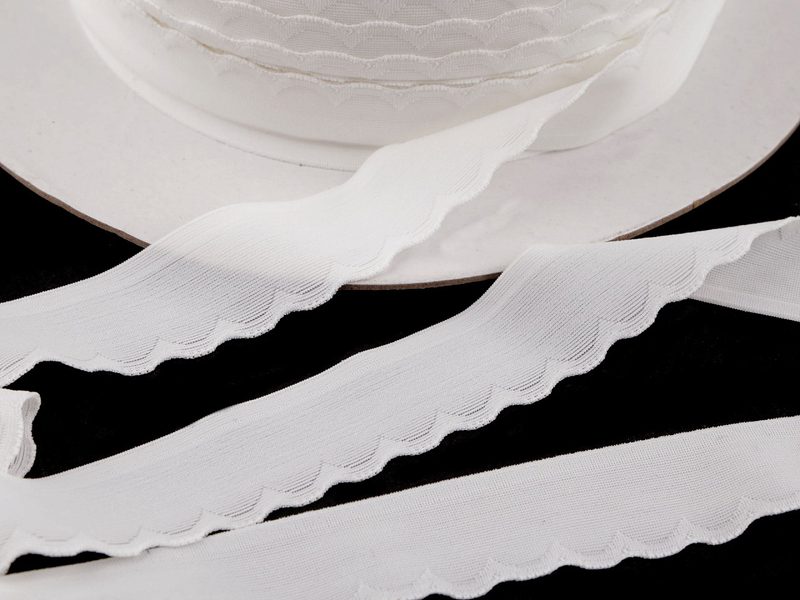 Prádlová jemná pruženka šíře 25 mm METRÁŽ