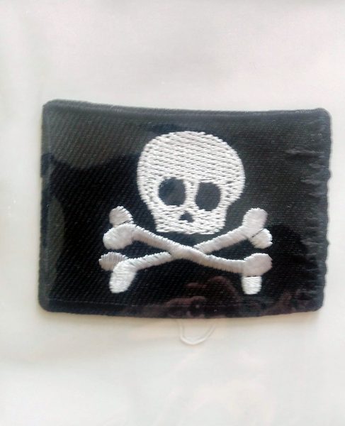 Aplikace nažehlovací lebka