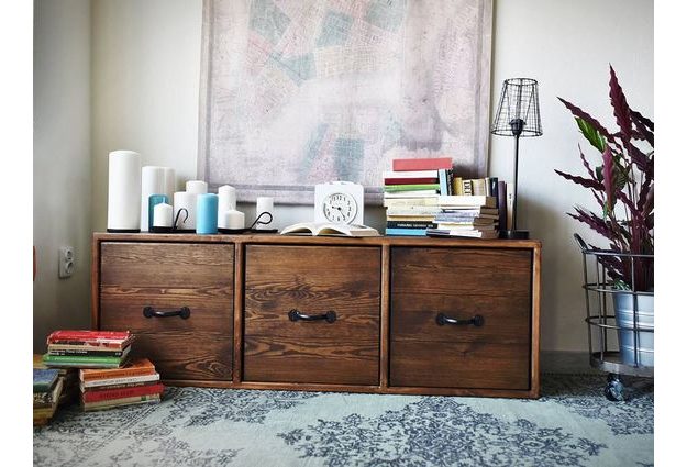 Masivní borovicový regál Rustyk 1/3