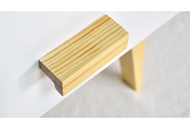 Bílý noční stolek Savona