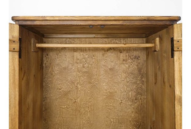 Masivní skříň Rustyk 105 cm