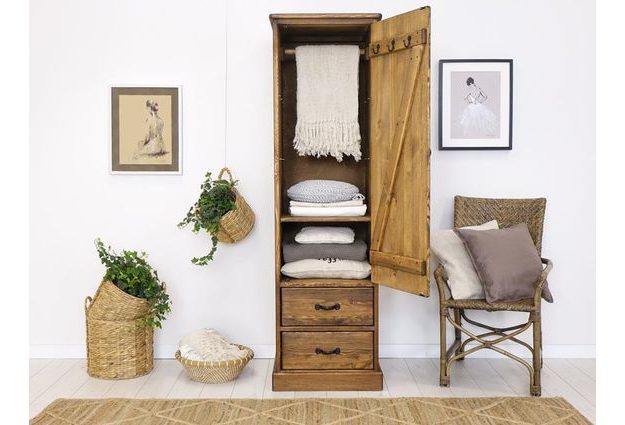 Masivní šatní skříň Rustyk 57 cm