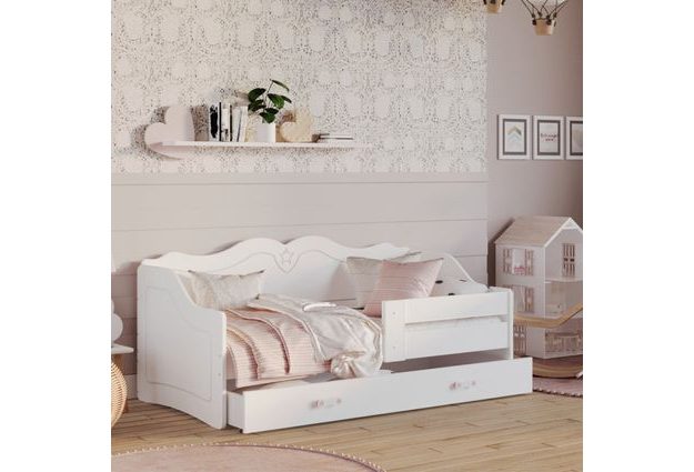 Moderní dětská postel s bezpečnostní zábranou a úložným prostorem