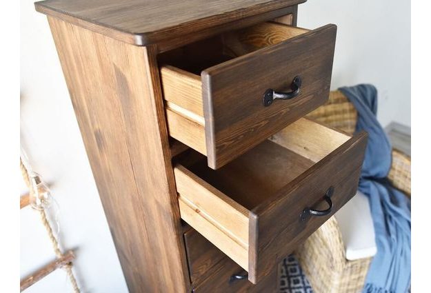 Masivní komoda Rustyk 6/1