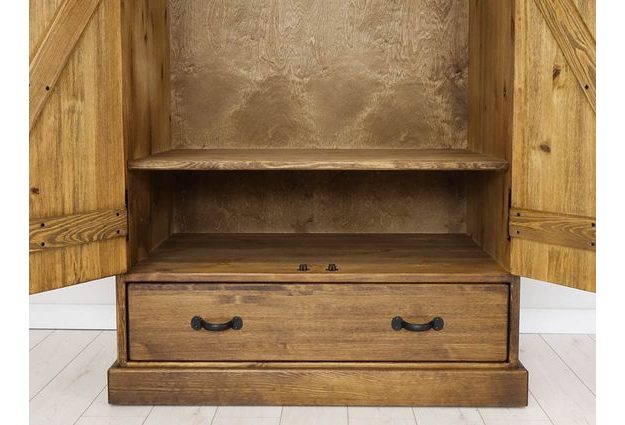 Masivní skříň Rustyk 105 cm