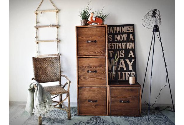 Masivní borovicový regál Rustyk 1/3