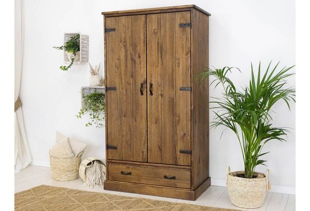 Masivní skříň Rustyk 105 cm