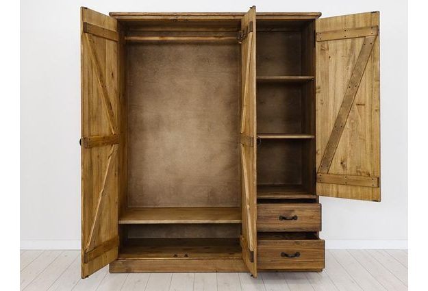 Masivní šatní skříň Rustyk 155 cm