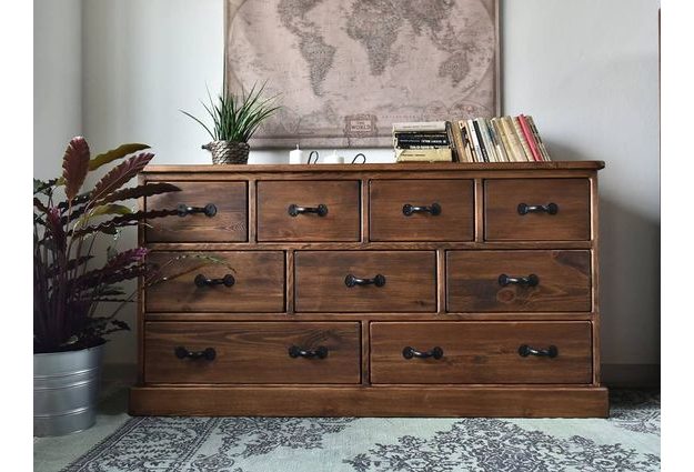 Masivní komoda Rustyk 3/9