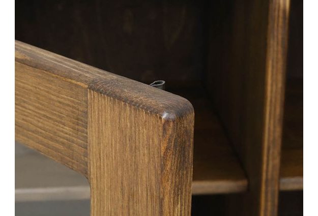 Masivní kredenc Rustyk