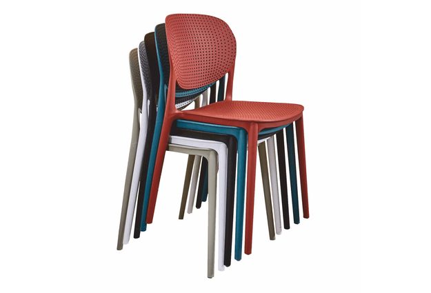 Barevné židle