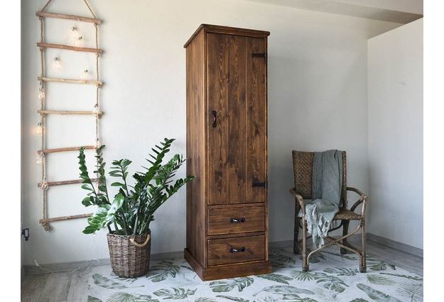 Masivní šatní skříň Rustyk 57 cm