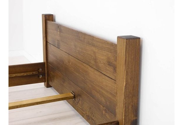 Posteľ Rustyk Ostrowit II 140 x 200 cm