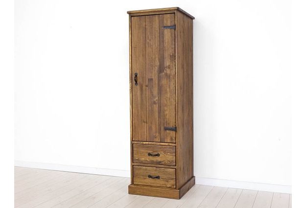 Masivní šatní skříň Rustyk 57 cm