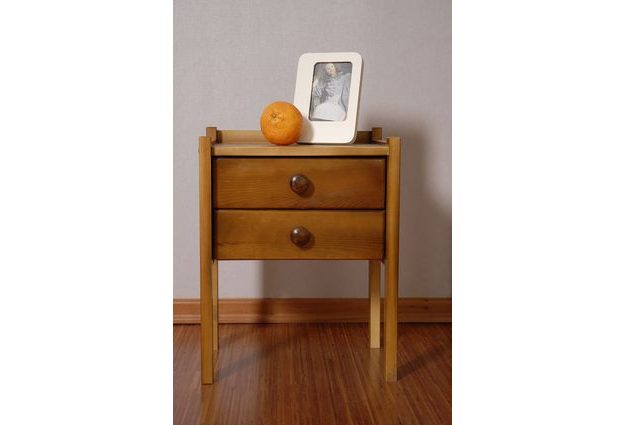 Borovicový noční stolek IDA