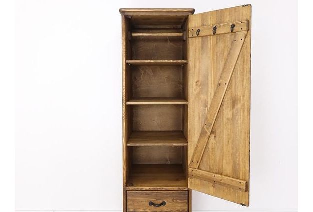 Masivní šatní skříň Rustyk 57 cm