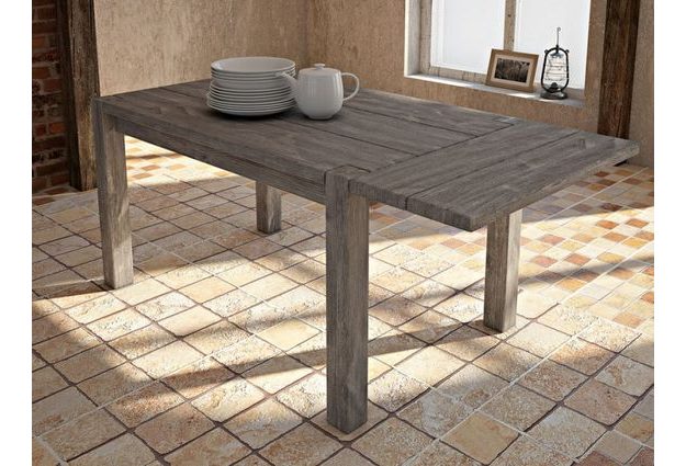 Rozložený stůl z jedné strany