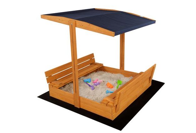 Dřevěné uzavíratelné pískoviště pro děti s lavičkami a stříškou, impregnované pro ochranu před nepříznivými povětrnostními vlivy, ideální na zahradu