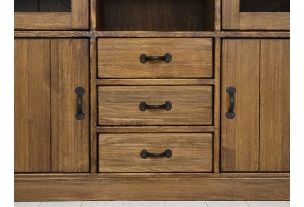 Masivní kredenc Rustyk