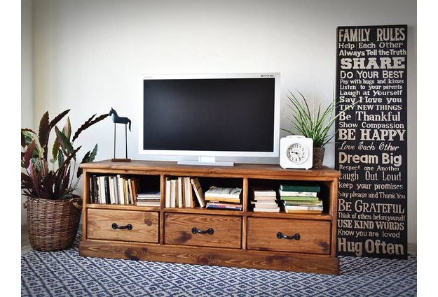 Masivní tv stolek Rustyk 1