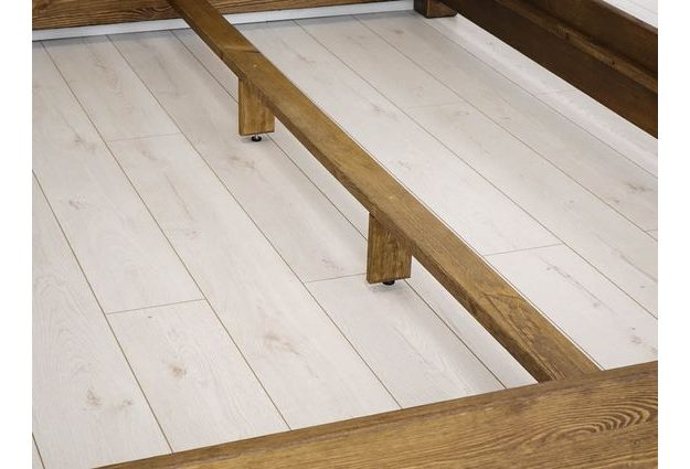 Borovicová postel Ziemowit 160 x 200 cm