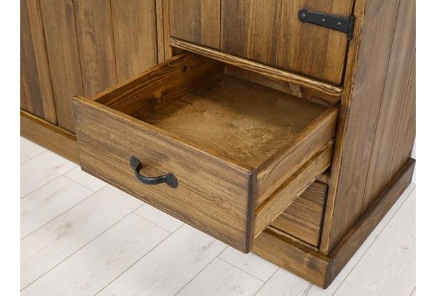 Masivní šatní skříň Rustyk 155 cm