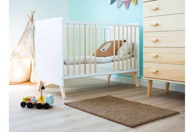 Bílá dětská postýlka Baby Happy 60 x 120 cm