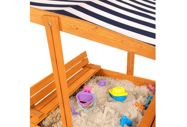 Dřevěné uzavíratelné pískoviště pro děti s lavičkami a stříškou, impregnované pro ochranu před nepříznivými povětrnostními vlivy, ideální na zahradu