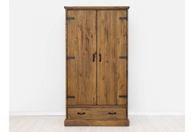 Masivní skříň Rustyk 105 cm