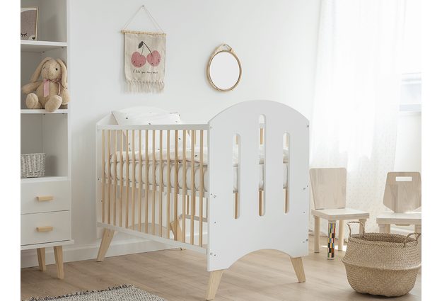 Bílá dětská postýlka Baby Dream 60 x 120 cm