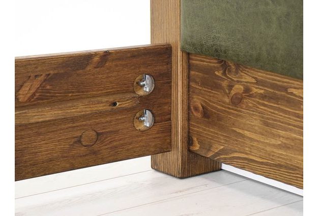 Borovicová postel Ziemowit 180 x 200 cm