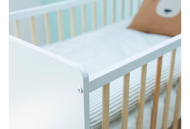 Bílá dětská postýlka Baby Happy 60 x 120 cm