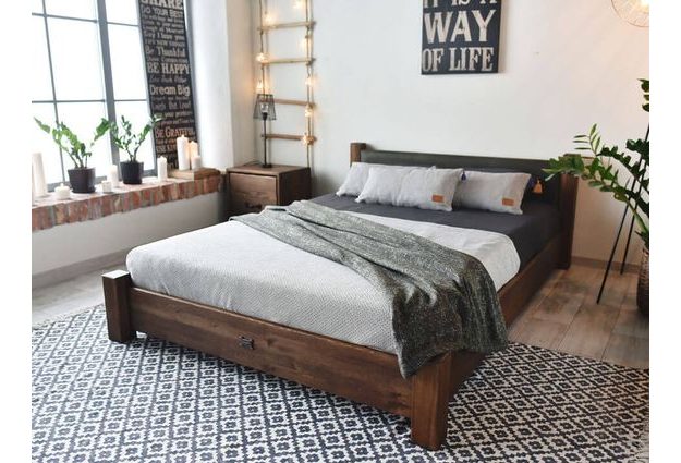 Borovicová postel Ziemowit 160 x 200 cm