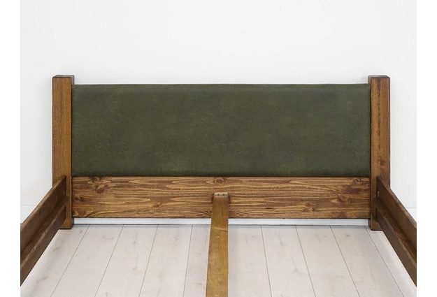 Borovicová postel Ziemowit 160 x 200 cm