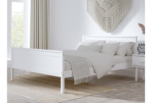 Bílá postel Leona 140 x 200 cm