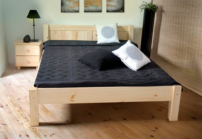 Vyvýšená postel Wiktoria 160 x 200 cm - bezbarvý lak