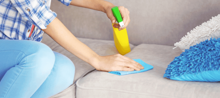 Nejčastější chyby při čištění sedaček a jak se jim vyhnout