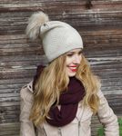Dámská čepice s lesklým vzorem - Beige & Gold