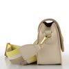 Ara malá kabelka s klopou Malie Sand/Limoncello/Marmor 16-22003-54
