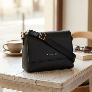 Bugatti crossbody kabelka s klopou Ella Black Saffiano 496628S01
