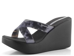 Ipanema šedo-černé pantofle na klínu High Fashion Slide Fem 83520-AQ406Z