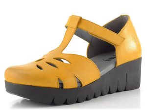 Fly London sandály na klínu mustard P145224001