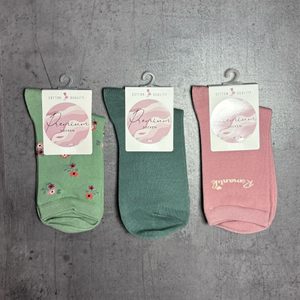 Dámske bavlnené ponožky s kvetinkami 3 páry zelená/ružová 34325