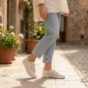 Looke kožené perforované polobotky Leonore White L1051_03