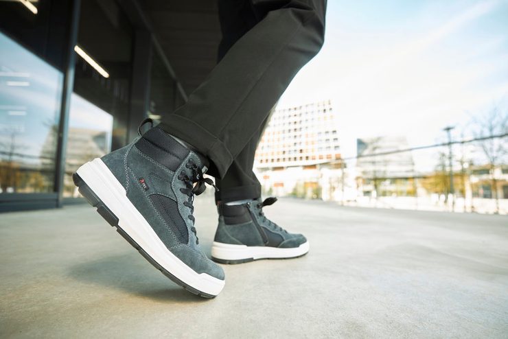 Rieker Revolution členková obuv s membránou temne šedá U0069-45