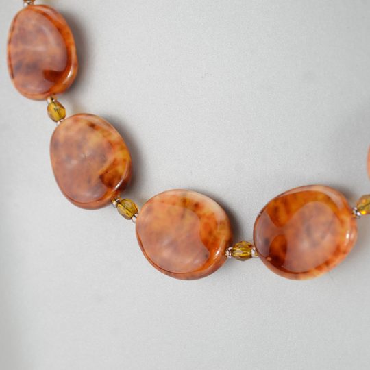 Náhrdelník mramorovaný hnědý